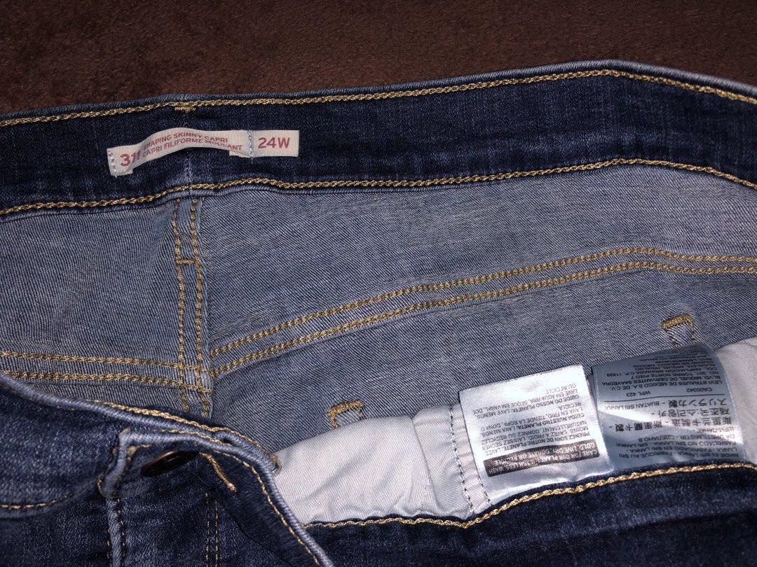 Levis denim short (Category: Shorts) located in Virac. Submitted by valll_ (Listing ID 1467460512, Image 3). Description: Levis Size 44 Length 17 Excellent condition No issue.