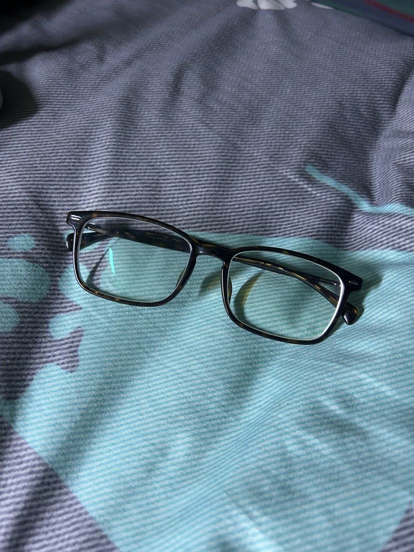 Levi's LS03098 C02 DEMI Tortoise Shell Eyewear Frames (Category: Sunglasses & Eyewear) located in Quezon City. Submitted by thriftxgoods (Listing ID 1467451099, Image 1). Description: - Brand: Levi's - Model: LS03098 C02 DEMI - Color/Pattern: Tortoise Shell (Demi) - Size: 54-17-145 - Shape: Classic rectangular with temple branding - Condition: Clean, minimal signs of handling - Lenses: Prescription lenses installed (easily replaceable at any opti