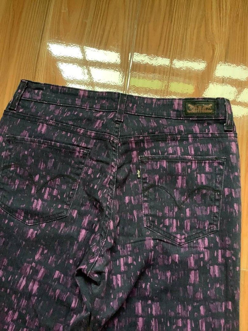 Levi's Mid Rise Denim Jeans (Category: Jeans) located in Canaman. Submitted by stayhypethrifted (Listing ID 1467486611, Image 2). Description: .