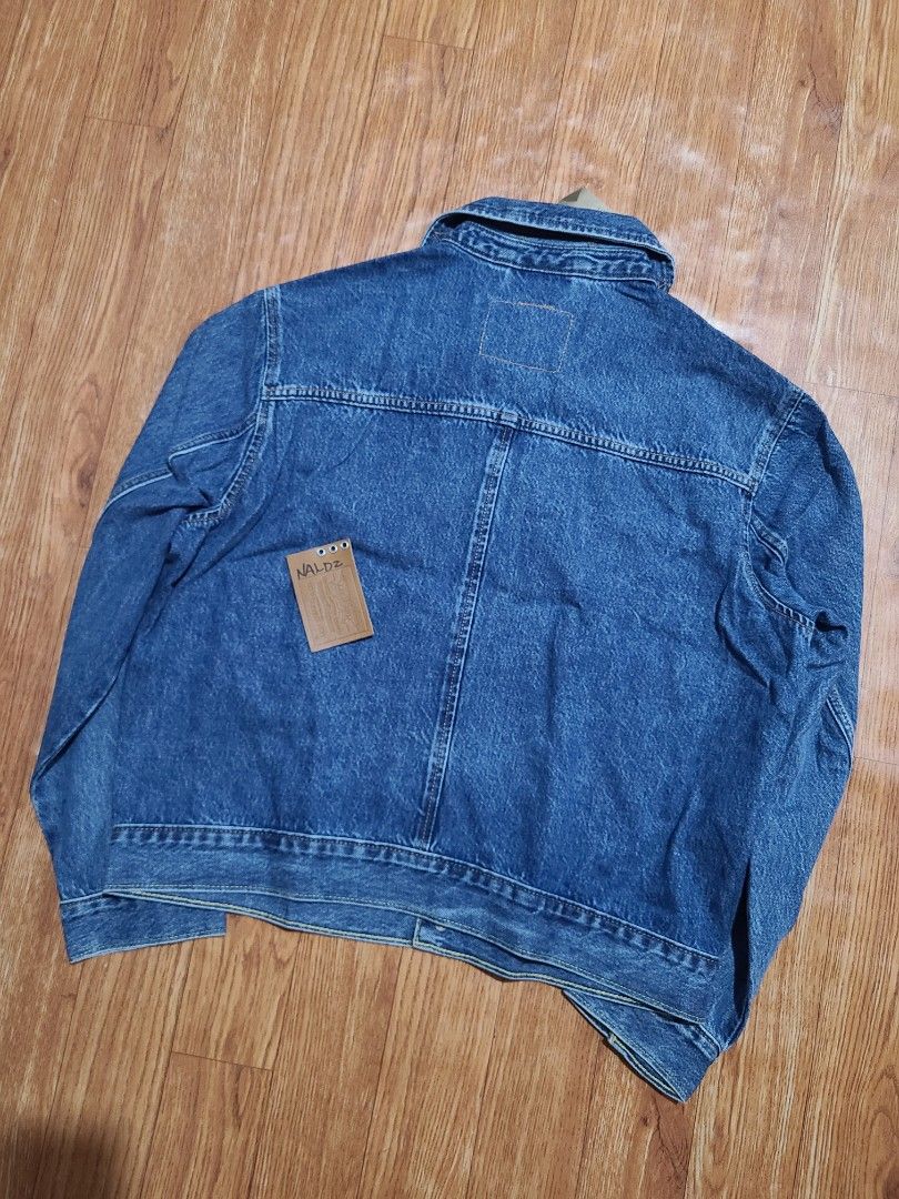 Levi's Premium Twist Trucker Jacket Relaxed Fit Medium (Category: Coats, Jackets and Outerwear) located in Caloocan City. Submitted by naldz82 (Listing ID 1467463064, Image 2). Description: Levi's Premium Twist Trucker Jacket Relaxed Fit Medium Brand new 23x25 Meet up or Pick up: North Caloocan Bagong Silang MOP: Palawan Pay, MAYA Courier: Lalamove Or J&T Price: 2,500.