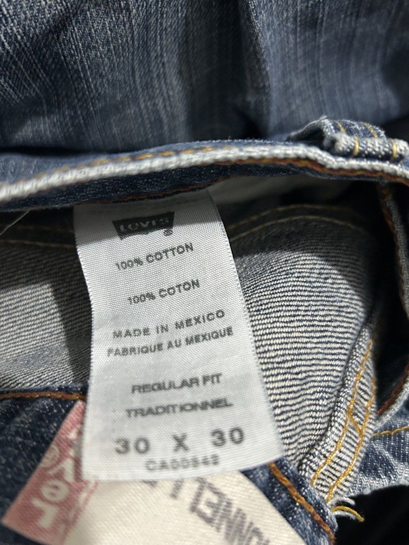 Levi's Regular Fit Jeans Blue Size 30x30 (Category: Jeans) located in Manila. Submitted by found1one (Listing ID 1467517001, Image 2). Description: - Brand: Levi's - Style: Classic regular fit jeans - Size: 30x30 - Material: 100% Cotton (Made in Mexico) - Color: Classic blue with natural fading - Details: Standard five-pocket styling, zip fly, and button closure Levis Regular Fit Coupe Traditionnelle W-15.5” L-39.5” Lo-8” Used 500 .