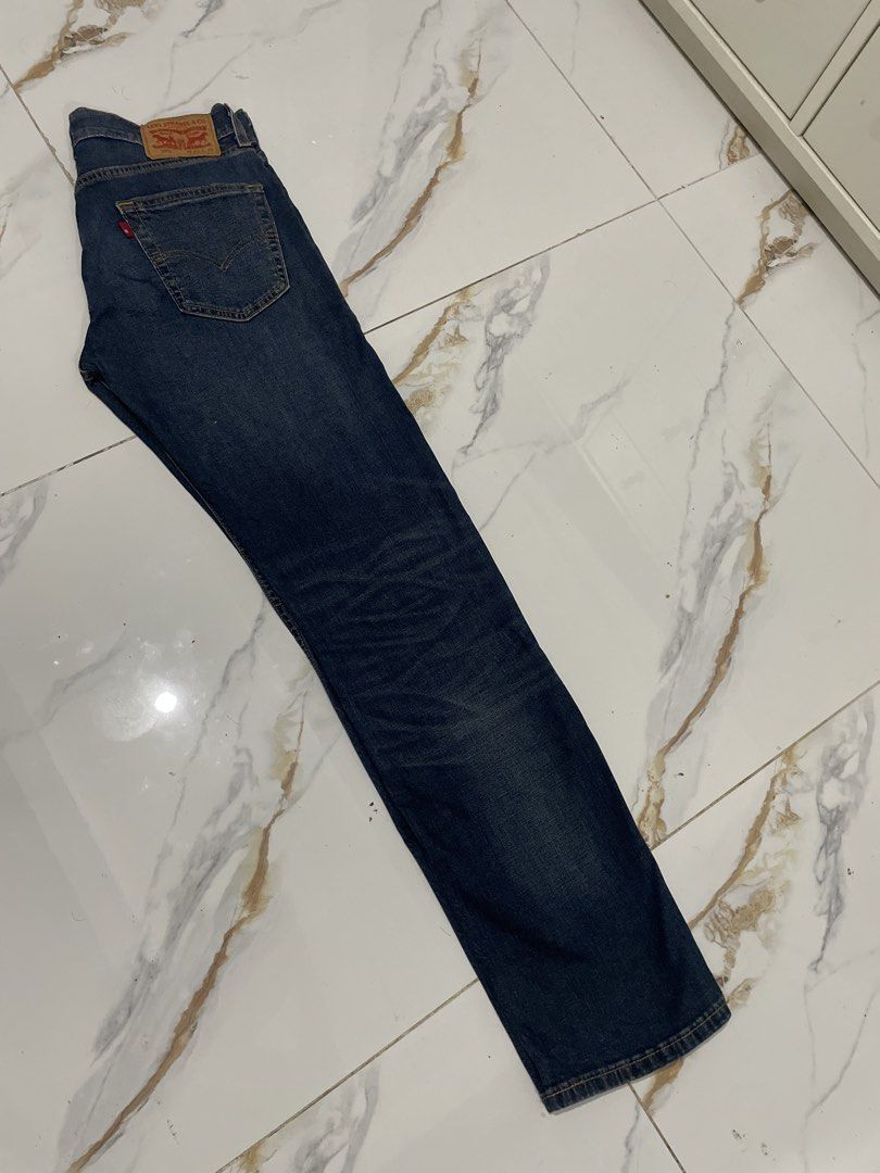 Levi's Skinny Jeans 505 (Category: Jeans) located in Caloocan City. Submitted by lorenz.alberttt (Listing ID 1467509397, Image 2). Description: Levis Skinny Jeans 505 L:43 W:28 Leg Op:8.