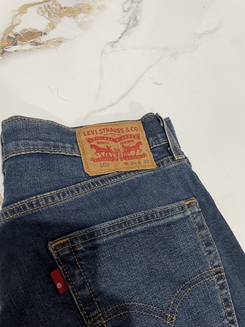 Levi's Skinny Jeans 505 (Category: Jeans) located in Caloocan City. Submitted by lorenz.alberttt (Listing ID 1467509397, Image 3). Description: Levis Skinny Jeans 505 L:43 W:28 Leg Op:8.