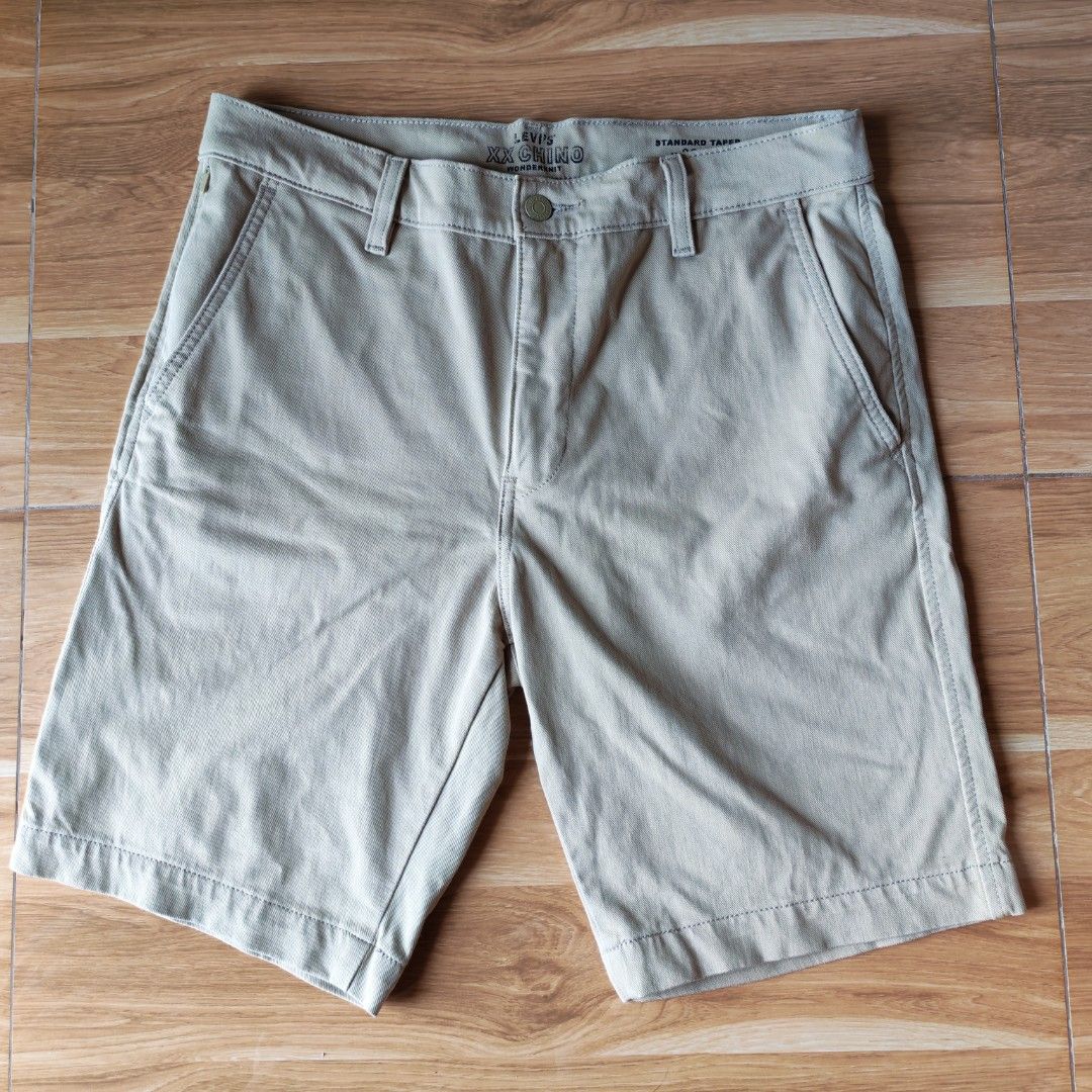 Levi's Taper Shorts (Category: Shorts) located in Baguio. Submitted by north.archive (Listing ID 1467403279, Image 1). Description: w:32 L: 19.