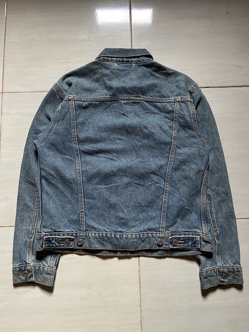Levis Type 3 Trucker Denim Jacket (Category: Coats, Jackets and Outerwear) located in Cotabato. Submitted by haikal.kasim (Listing ID 1467412238, Image 2). Description: Levis Type 3 Trucker Denim Jacket Size small Dimes: W20.5*L23 Excellent Condition .