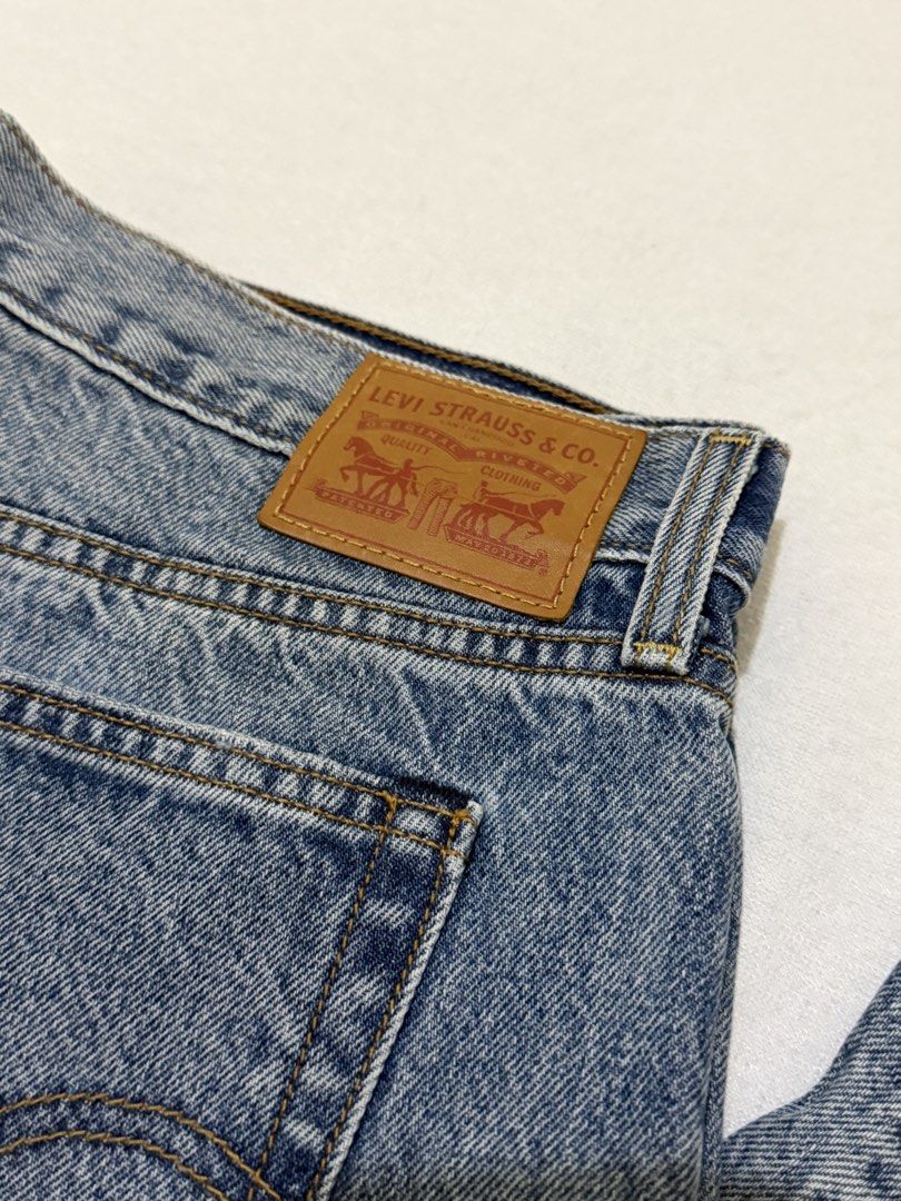 Levi’s White Oak Cone Denim (Category: Jeans) located in Taguig. Submitted by stylewearabouts (Listing ID 1467429145, Image 1). Description: Levi’s White Oak Cone Denim Size 31 100% cotton button-fly closure High rise, tapered mom jeans .
