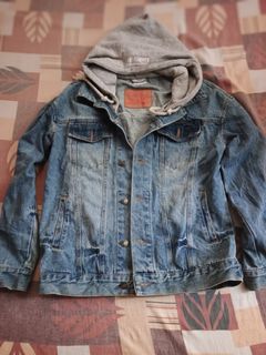 (Category: ) located in . Submitted by thriftngo26 (Listing ID 1467388379, Image 1). Description: .