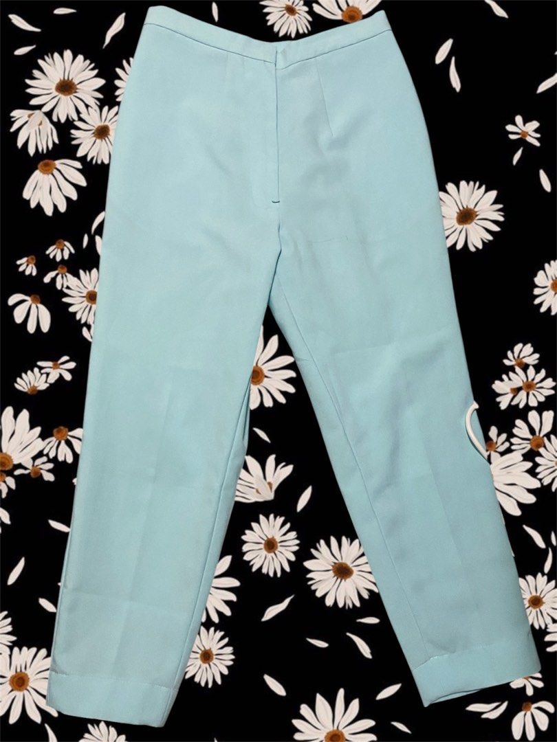 Light Blue Coordinates (Category: Sets or Coordinates) located in Quezon City. Submitted by flrsgela (Listing ID 1467505284, Image 3). Description: - Matching light blue pantsuit set - Comfortable matching trousers included - Vibrant pastel shade - Small to Med. Highwaited trouser 26-27 - Clean fabric and well-kept, ready to wear.