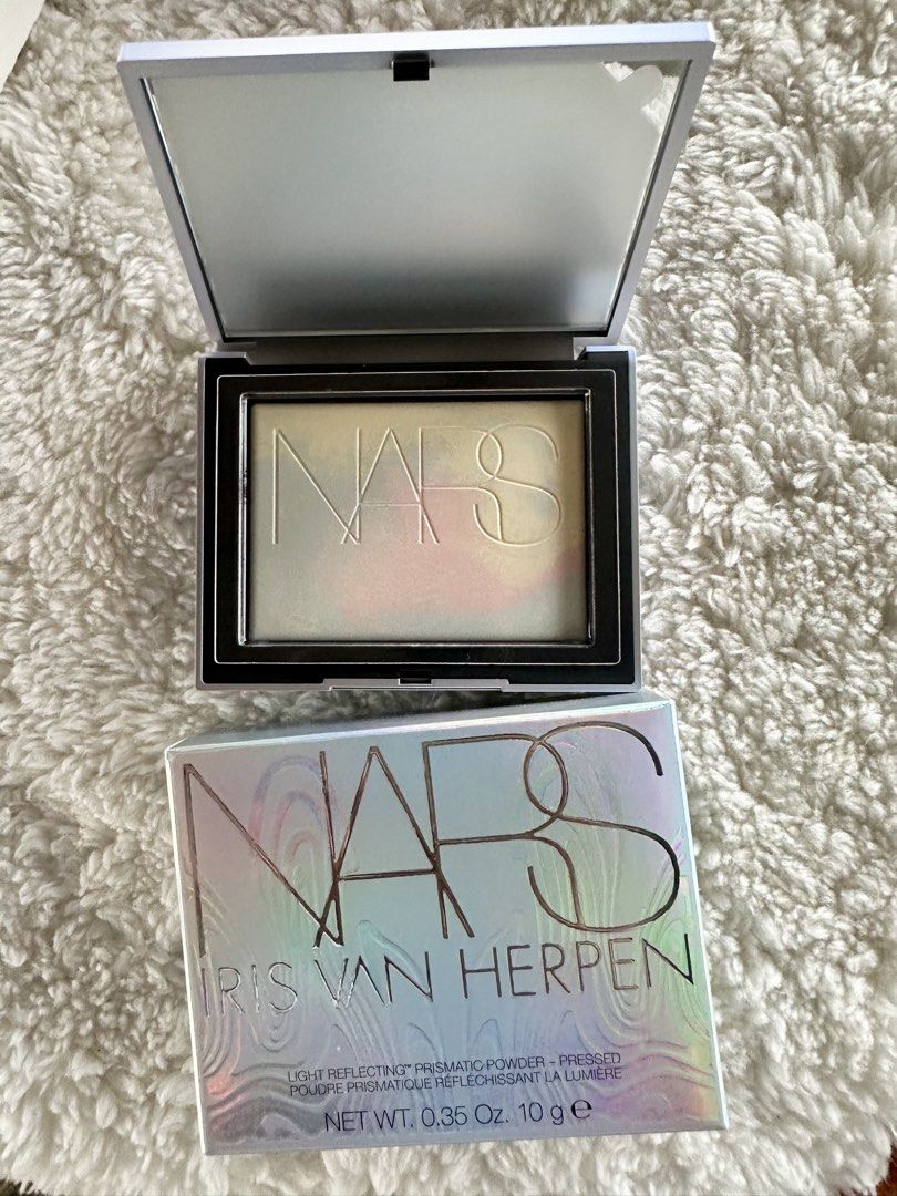 Light Reflecting Powder 10G (Category: Makeup) located in Calamba. Submitted by mzbeautyfinds (Listing ID 1467594026, Image 1). Description: .