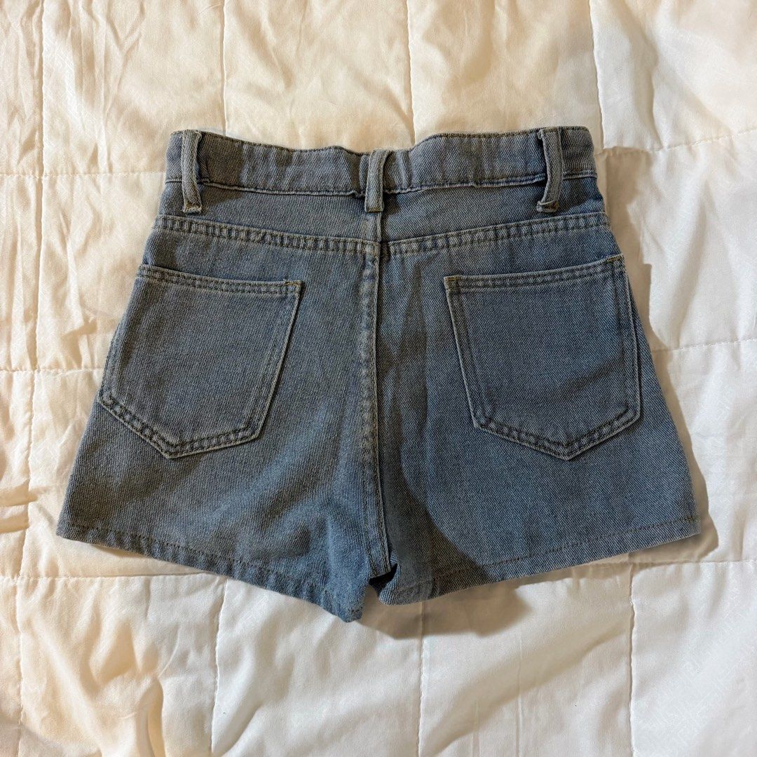 light wash denim micro mini skort (Category: Skirts) located in Makati City. Submitted by tunap0keb0wl (Listing ID 1467471157, Image 2). Description: rfs: need closet space - fits size xs-s (waist 22” for reference, fits up to 24”) - 2 front pockets and 2 back pockets - super mini, very flattering fit!! hard to let go, one of my favorites 🥹 - sturdy denim material, versatile light wash + pairs well with so many colors!! - dm for when worn picts.