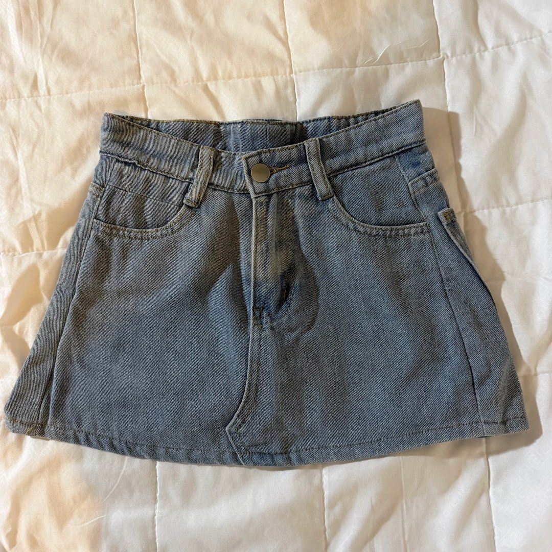 light wash denim micro mini skort (Category: Skirts) located in Makati City. Submitted by tunap0keb0wl (Listing ID 1467471157, Image 1). Description: rfs: need closet space - fits size xs-s (waist 22” for reference, fits up to 24”) - 2 front pockets and 2 back pockets - super mini, very flattering fit!! hard to let go, one of my favorites 🥹 - sturdy denim material, versatile light wash + pairs well with so many colors!! - dm for when worn picts.
