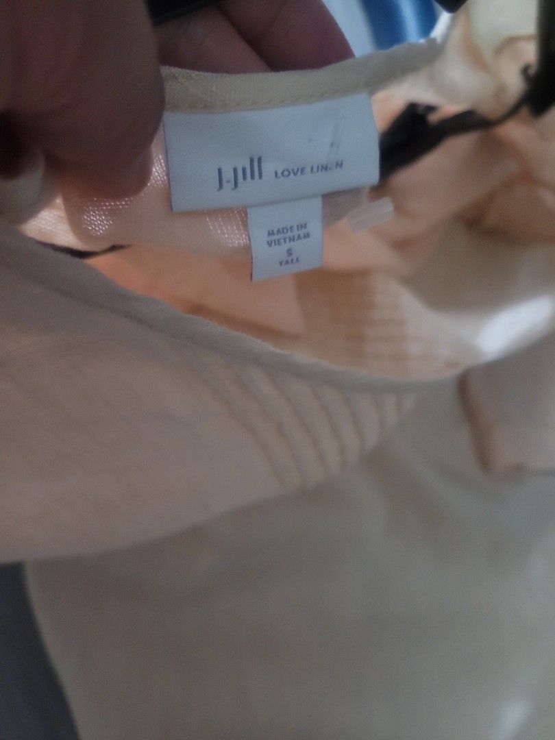 LINEN 100% J Jill top US (Category: Blouses) located in Los Banos. Submitted by lopecruz (Listing ID 1467485228, Image 3). Description: 100%Linen armpit : 19" length : 24" like new, no flaws,no kupas S-M.