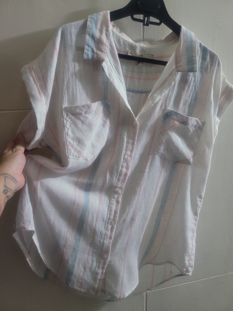 LINEN Thread Supply US Top (Category: Blouses) located in Los Banos. Submitted by lopecruz (Listing ID 1467484430, Image 2). Description: Linen Blend armpit : 22" length : 25" like new, no flaws M to L.