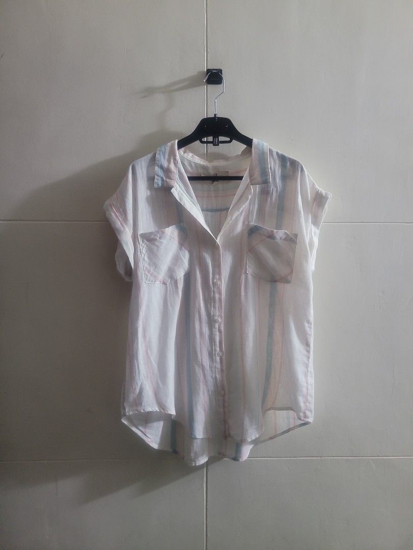 LINEN Thread Supply US Top (Category: Blouses) located in Los Banos. Submitted by lopecruz (Listing ID 1467484430, Image 1). Description: Linen Blend armpit : 22" length : 25" like new, no flaws M to L.