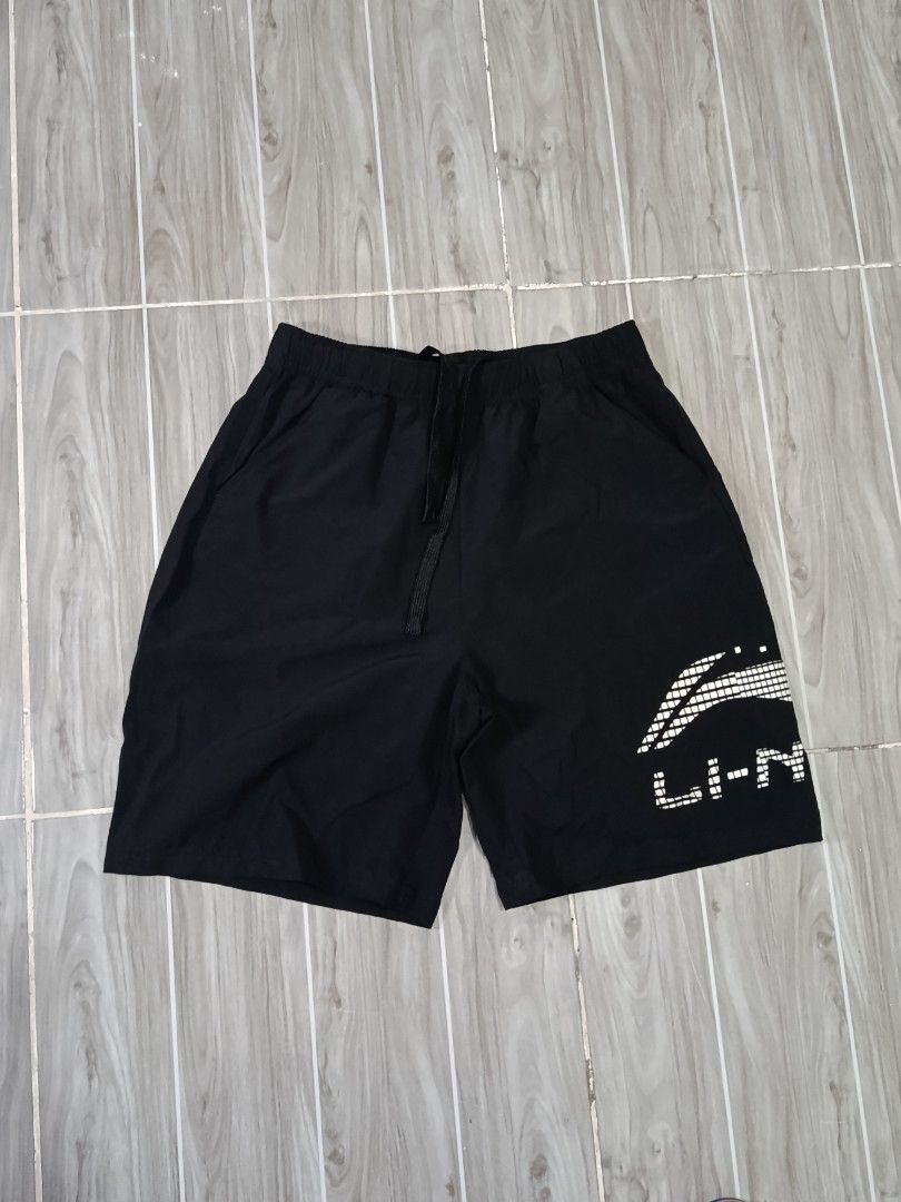 LINING LARGE LOGO DRIFIT SHORT (freeshipping) (Category: Activewear) located in Quezon City. Submitted by gyl-stop (Listing ID 1467528906, Image 1). Description: free shipping 24-28 x 17.5 excellent condi cr: 9.8/10 issue: none.