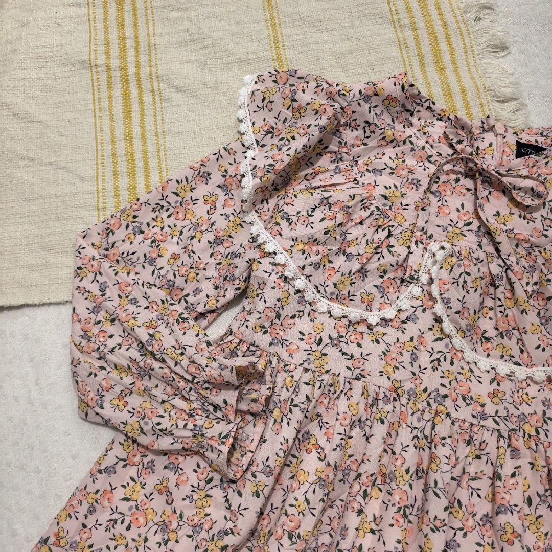 Little Bobdog (5-6Y) (Category: Babies & Kids Fashion) located in Cebu City. Submitted by stealmycloset_ (Listing ID 1467550222, Image 3). Description: .