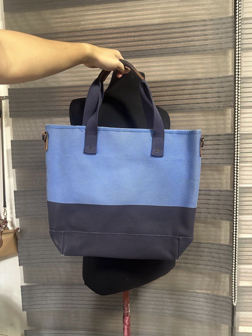 LLbean Canvas Tote Bag Blue Navy (Category: Tote Bags) located in Quezon City. Submitted by prelovedbagsbygiv (Listing ID 1467475393, Image 1). Description: .