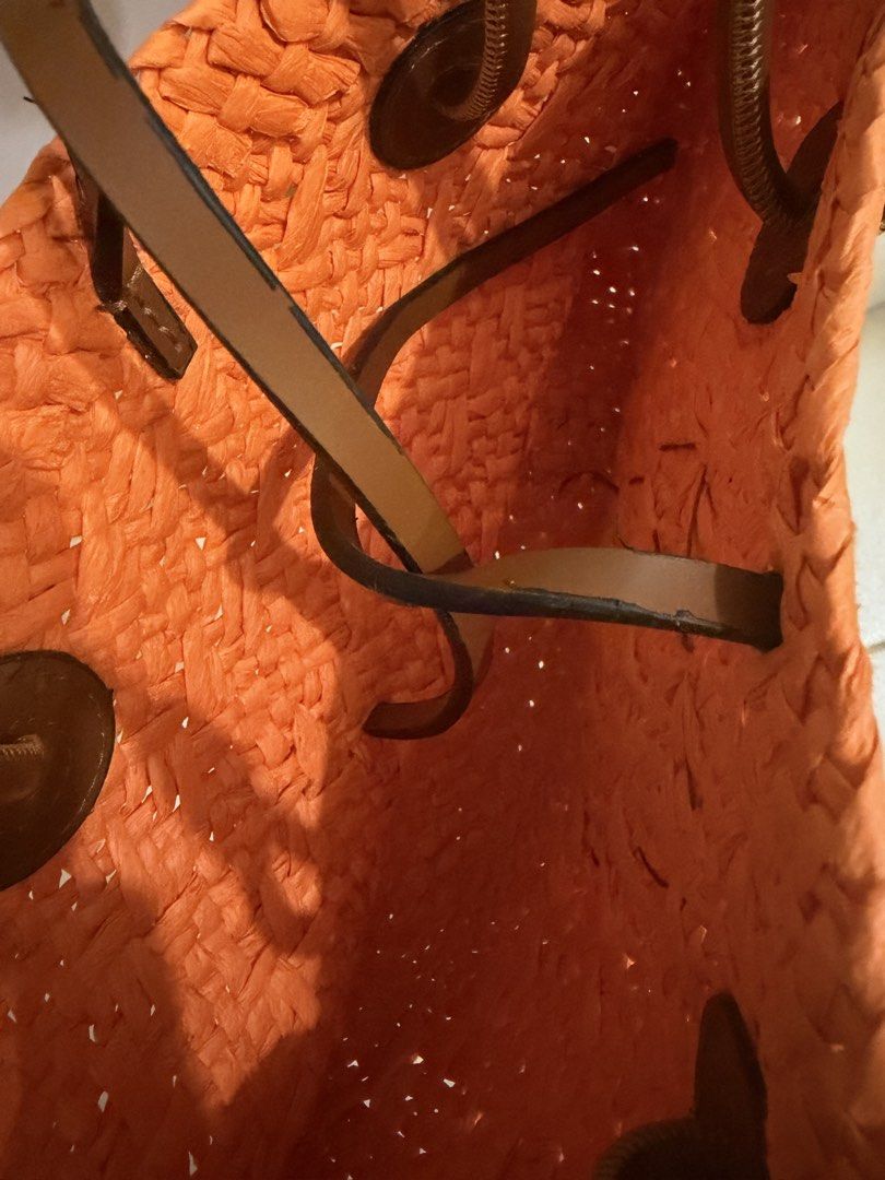 Loewe Woven Beach Tote Bag Orange (Category: Beach Bags) located in Makati City. Submitted by lvshop_mnl (Listing ID 1467544837, Image 3). Description: .