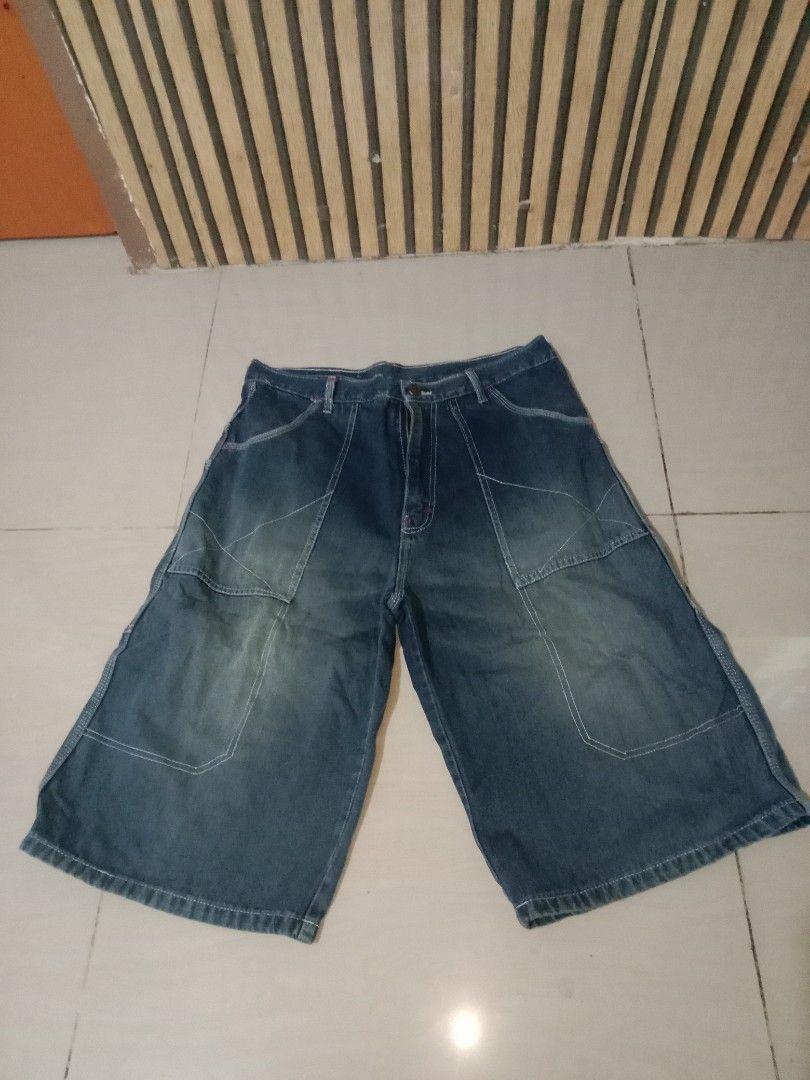 Long Jorts Untagg ecko jnco sohk (Category: Shorts) located in Cavite. Submitted by kabiteboy (Listing ID 1467380239, Image 1). Description: long jorts size 33-35 450 plus sf need wash due to stock minimal loosing stitches.