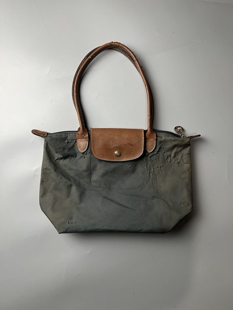 Longchamp Le Pliage (Category: Luxury Bags & Wallets) located in San Pablo. Submitted by jasimchalcodes_ (Listing ID 1467538732, Image 1). Description: .