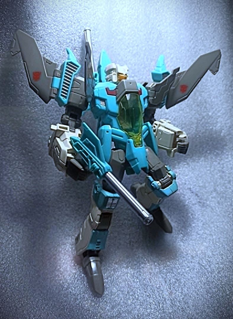 Loose BRAINSTORM Voyager Class Hasbro Autobot Transformers (Category: Action & Battle Toys) located in Pasay City. Submitted by Chariselyn (Listing ID 1467527717, Image 2). Description: Loose BRAINSTORM (800+sf) Voyager Class Hasbro Autobot Transformers Series: Generations - Thrilling 30th Anniversary, 2013 Scale: 7 inches Stock: 1 Condition: 9/10 Issues: headmaster - missing lower limbs Accessories: with weapons, no manual Mode of Payment: GCash