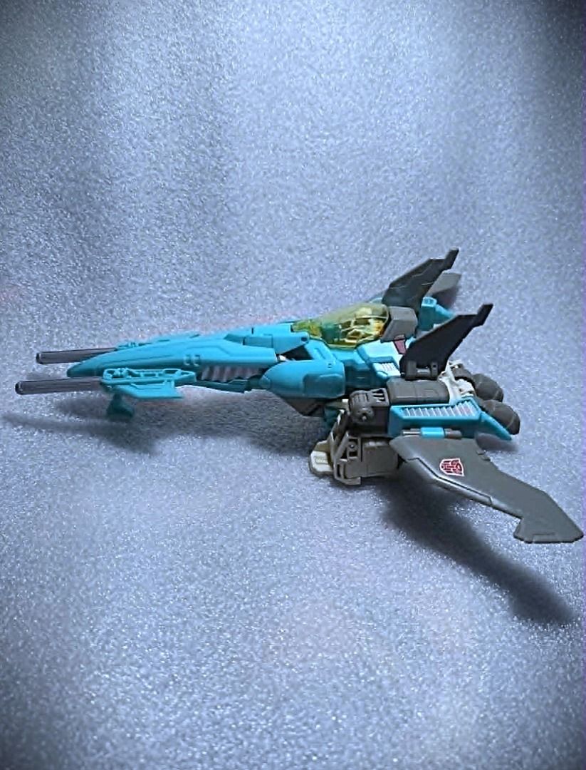 Loose BRAINSTORM Voyager Class Hasbro Autobot Transformers (Category: Action & Battle Toys) located in Pasay City. Submitted by Chariselyn (Listing ID 1467527717, Image 1). Description: Loose BRAINSTORM (800+sf) Voyager Class Hasbro Autobot Transformers Series: Generations - Thrilling 30th Anniversary, 2013 Scale: 7 inches Stock: 1 Condition: 9/10 Issues: headmaster - missing lower limbs Accessories: with weapons, no manual Mode of Payment: GCash