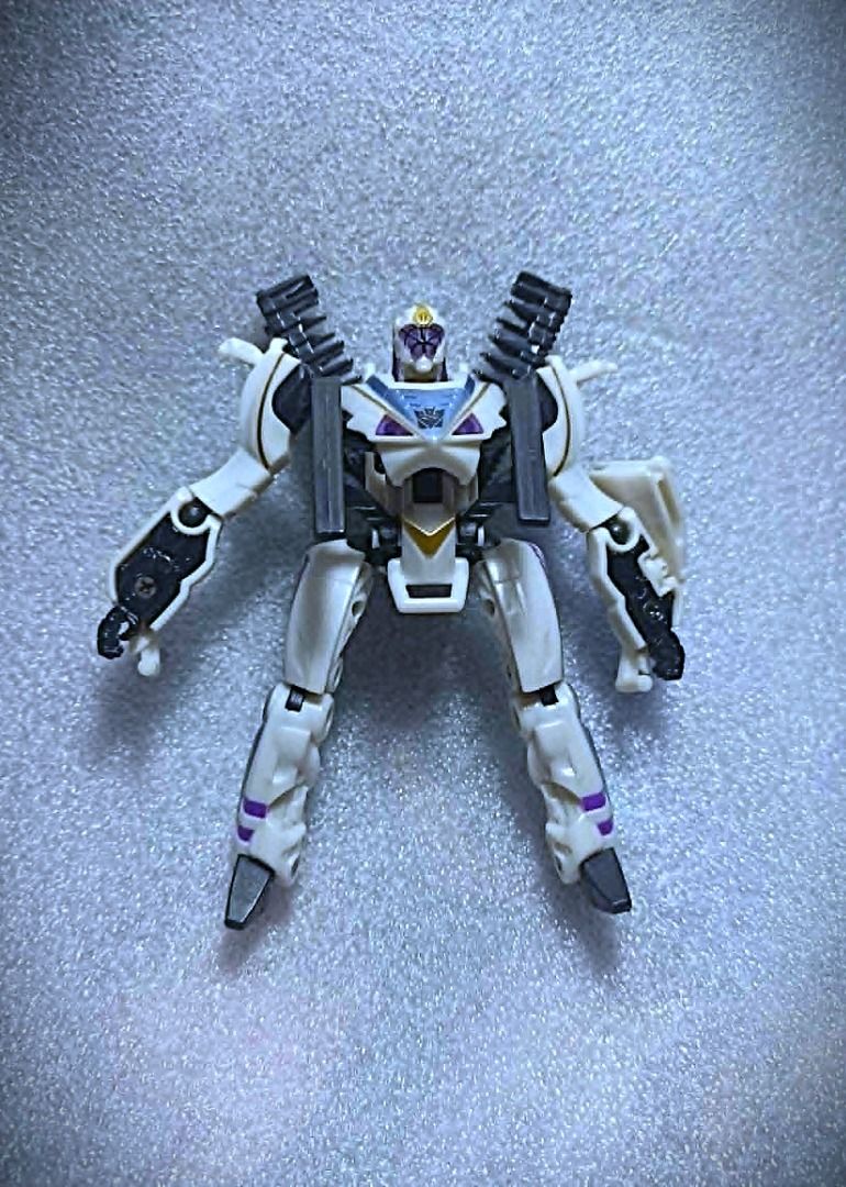 Loose Mechtech ICEPICK Scout Class Hasbro Decepticon Transformers (Category: Action & Battle Toys) located in Pasay City. Submitted by Chariselyn (Listing ID 1467528144, Image 1). Description: Loose Mechtech ICEPICK (250+sf) Scout Class Hasbro Decepticon Transformers Series: Movie - Transformers: Dark of the Moon, 2011 Scale: 5 inches Stock: 1 Condition: 10/10 Issues: 0 Accessories: with 1 weapon, no manual Mode of Payment: GCash or through your 