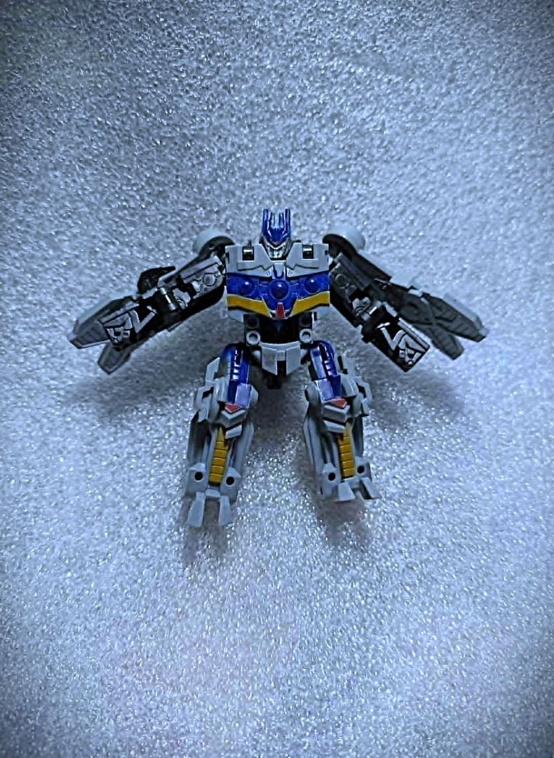 Loose ROTF SOUNDWAVE Decepticon Legend Class Hasbro Transformers (Category: Action & Battle Toys) located in Pasay City. Submitted by Chariselyn (Listing ID 1467528427, Image 1). Description: Loose ROTF SOUNDWAVE (500+sf) Decepticon Legend Class Hasbro Transformers Series: Transformers: Revenge of the Fallen, 2009 Scale: 3.5 inches Stock: 1 Condition: 10/10 Issues: 0 Acessories: complete, no manual Mode of Payment: GCash or through your rider Shi