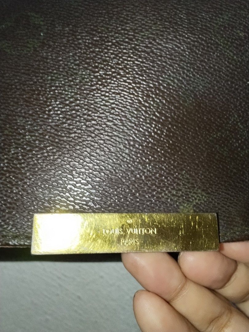 Louis Vuitton 2way (Category: Tote Bags) located in Cavite. Submitted by bagssection04 (Listing ID 1467369347, Image 3). Description: Louis Vuitton vintage type searchable code faded honogram.