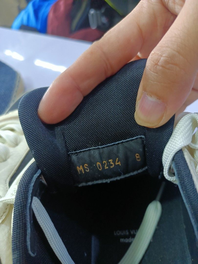 Louis Vuitton LV Trainer Black White Size 8 (Category: Sneakers & Footwear) located in Manila. Submitted by pnjdianne25879 (Listing ID 1467374970, Image 2). Description: - Brand: Louis Vuitton - Model: LV Trainer Sneakers - Colorway: Black and White - Size: US 8 (UK/EU sizing equivalent) - Material: Premium Leather Upper - Details: Velcro strap over laces, signature LV initials on tongue, side flower motif, and large embossed LV lettering on back