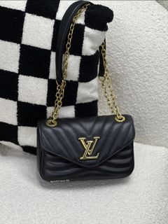 (Category: ) located in . Submitted by neverfull_luxury_sg (Listing ID 1467423273, Image 1). Description: .