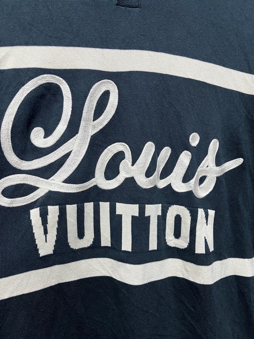 Louis Vuitton Script Logo Knit Polo Dark Green Size S (Category: Tshirts & Polo Shirts ) located in Cabuyao City. Submitted by undergroundthrift03 (Listing ID 1467542882, Image 2). Description: 📌ITEM DETAILS ✅Brand: Louis Vuitton ✅Dimes: 22 X 28 ✅Colorate: 9.8/10 ✅Condition: 9.8/10 ✅Issue: None 💵Mode of payment: Gcash (Pay now ship now) 🛵Mode of shipping: J&t 🏡Location: Cabuyao, Laguna.