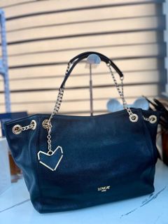 (Category: ) located in . Submitted by luxxcollectionsbytetz (Listing ID 1467426545, Image 1). Description: .