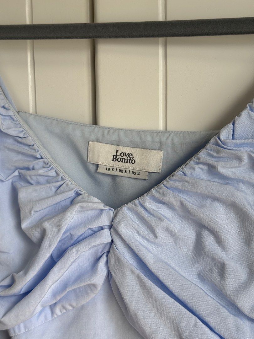 Love Bonito Blue Top (Category: Sleeveless) located in Malolos. Submitted by xoxoche_n (Listing ID 1467555164, Image 2). Description: No when worn Has an unnoticeable stain, not sure if washable (check 3rd slide).