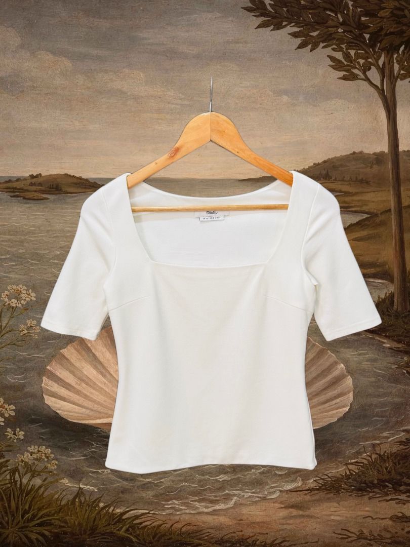 Love Bonito Square Neck Fitted Top (Category: Blouses) located in Dasmarinas. Submitted by thrifteefinds (Listing ID 1467377916, Image 1). Description: Love Bonito fitted square neck top Size: XS 15W 20L Pass as new .