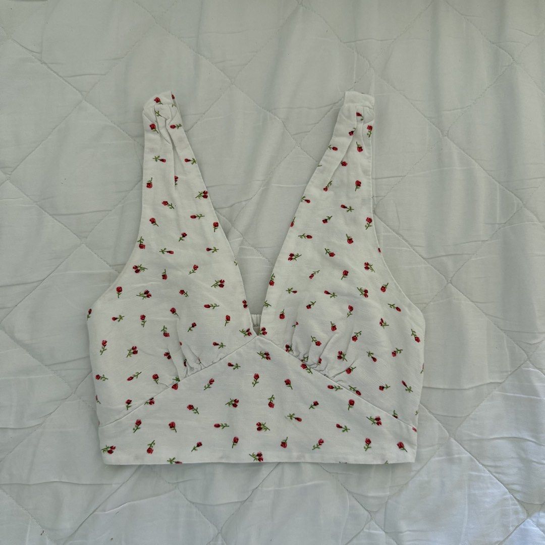 Lulu & Rose Rafaela Top (Category: Sleeveless) located in Davao. Submitted by aug_amari (Listing ID 1467383063, Image 1). Description: needs wash! size XS comfy.