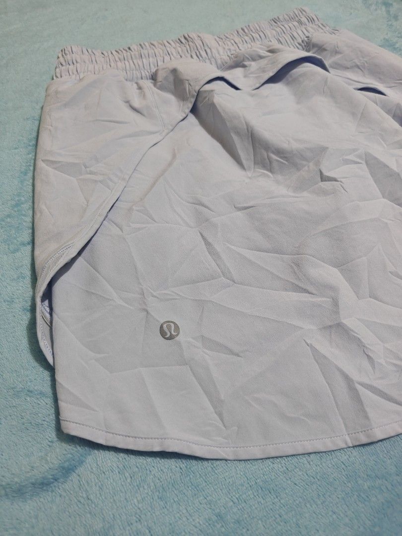 Lululemon (Category: Skirts) located in Mandaue City. Submitted by prekfinds (Listing ID 1467503133, Image 3). Description: Lululemon Hotty Hot High Rise Skirt As new condition 10/10 colorate Size: 6 on tag Dimes: 25-28W x 14.5L (front) 16.5L (back) No issue.