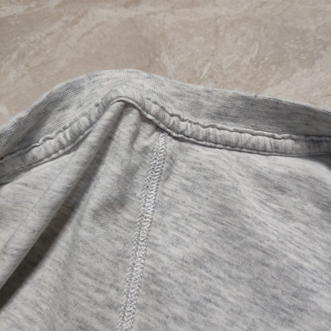 Lululemon - Gray T-shirt (Category: Tshirts & Polo Shirts ) located in Tayabas. Submitted by streetdept.ph (Listing ID 1467445908, Image 3). Description: Lululemon - Gray T-shirt Measurements (inches): Width 22" Length 27 Size Large Very good condition Needswash Flaw/s: cut tag & stain.