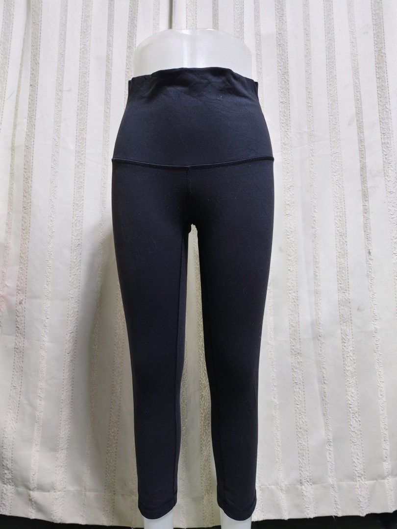 Lululemon Align Crop Leggings High Rise Black - medium (Category: Activewear) located in Baguio. Submitted by pisces_beattidue23 (Listing ID 1467454478, Image 2). Description: Lululemon Align Crop Leggings High Rise Black - medium.