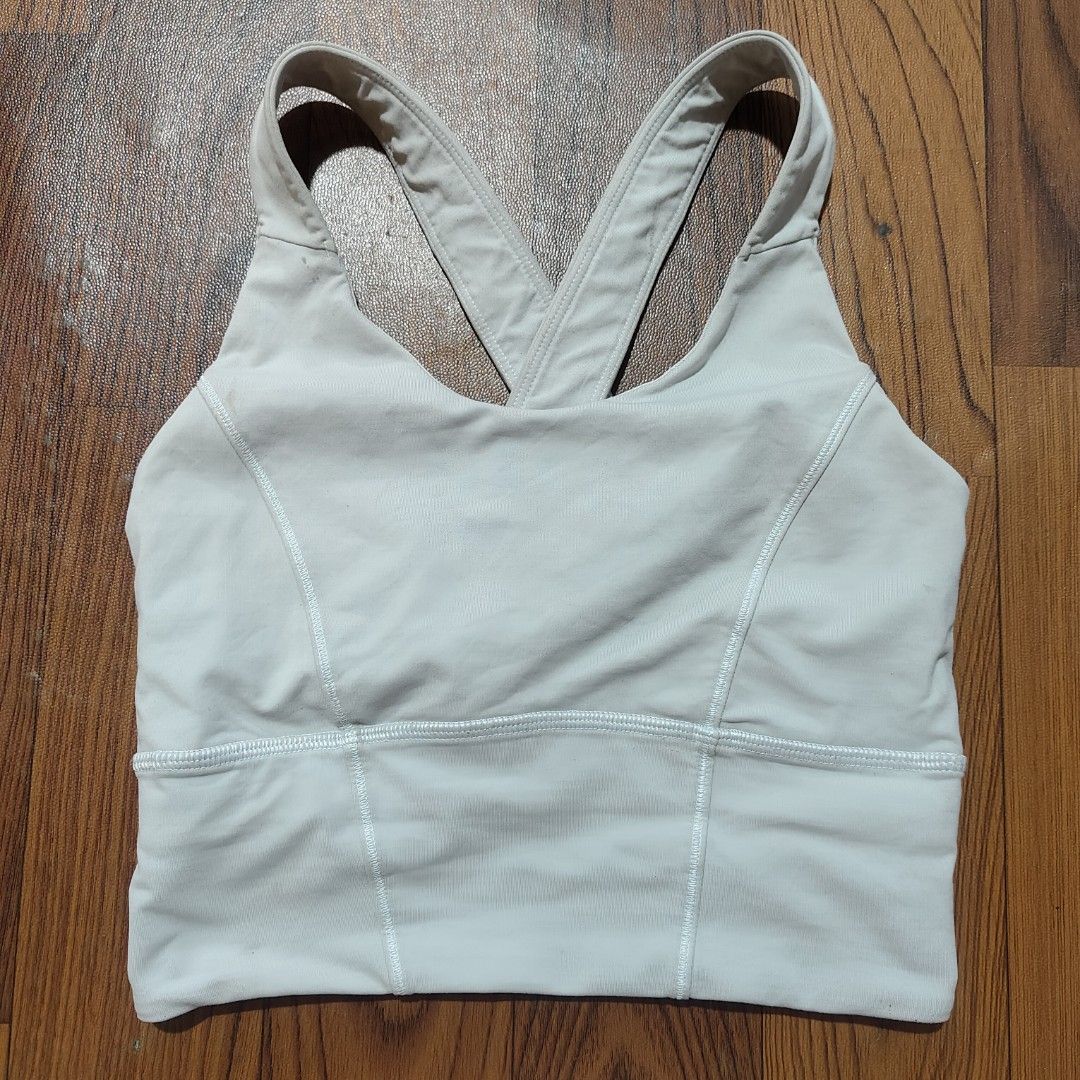 Lululemon Beat The Heat Bra (Category: Activewear) located in Taguig. Submitted by Sportywear (Listing ID 1467368991, Image 3). Description: dot 4 color rate: 8/10 (needs washing) buo pa ang logo but natanggal na ang reflector nya..