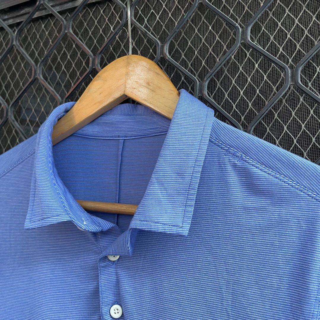 Lululemon Evolution poloshirt (Category: Activewear) located in Taguig. Submitted by scoutandloots (Listing ID 1467503917, Image 3). Description: Lululemon Evolution poloshirt • Size: M • 19.5x26.5 .