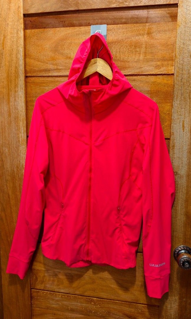 LULULEMON MIST OVER WINDBREAKER (Category: Coats, Jackets and Outerwear) located in Tabuk. Submitted by gooddropsofficial (Listing ID 1467389044, Image 3). Description: LULULEMON MIST OVER WINDBREAKER (STARBURST TONE) ▪️WIDTH: 19.5" ▪️LENGTH: 27.5" ▪️SIZE: SIZE 8 / LARGE (WOMEN'S) ▪️COLOR RATE: GOOD AS NEW ▪️CONDITION: GOOD AS NEW ▪️ISSUE: NONE ▪️WASHED AND READY TO USE.