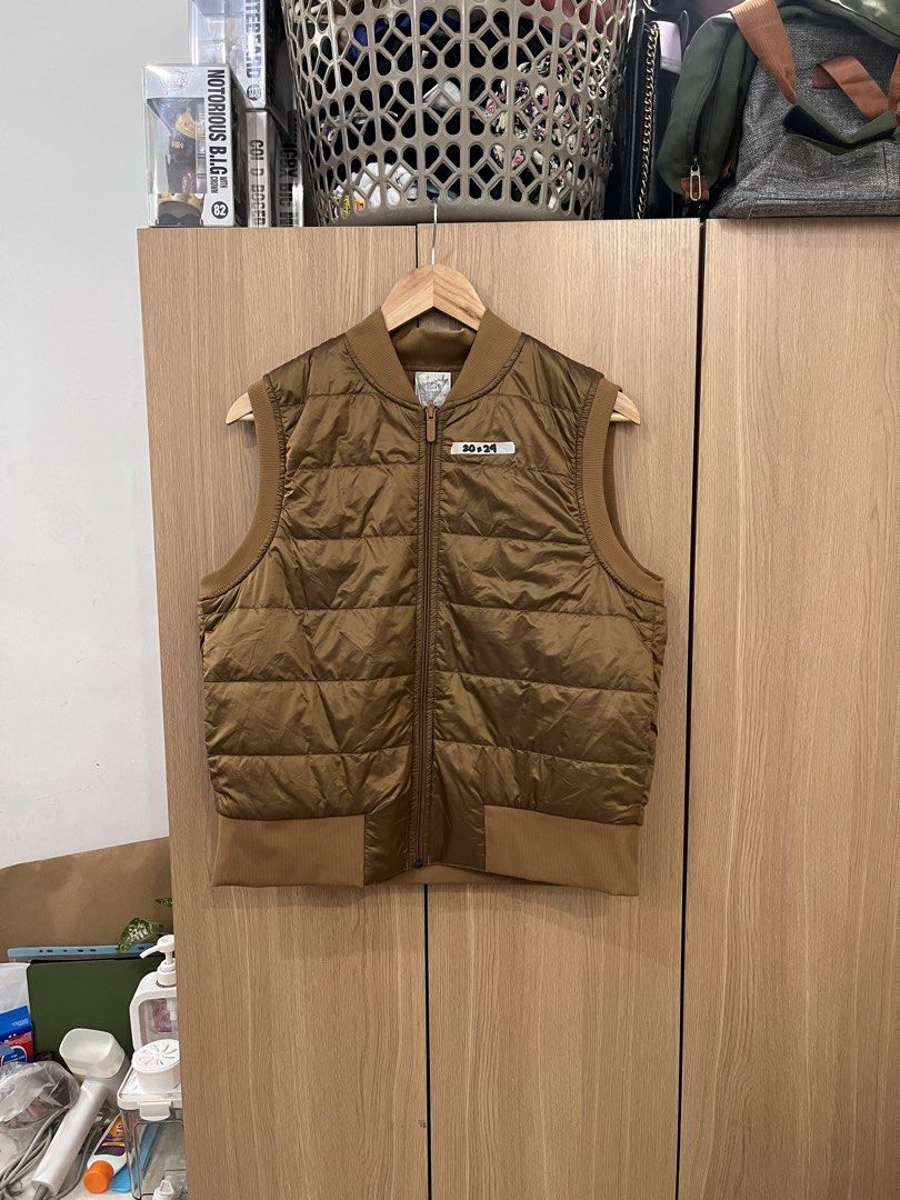 Lululemon Non-Stop Bomber (Reversible) (Category: Coats, Jackets and Outerwear) located in Mandaluyong City. Submitted by tatin_abad07 (Listing ID 1467386713, Image 2). Description: Lululemon Non-Stop Bomber Women (Reversible) Medium, 20x24 Condition: 10/10 ₱580.00.