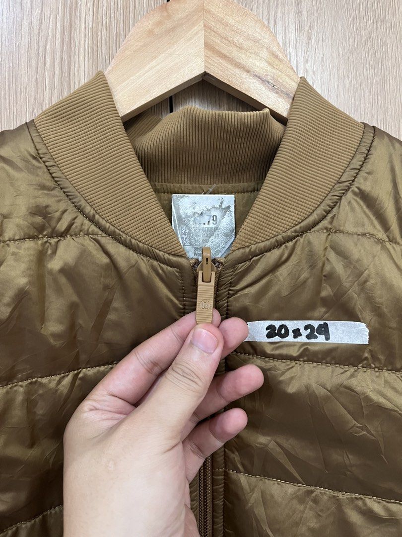 Lululemon Non-Stop Bomber (Reversible) (Category: Coats, Jackets and Outerwear) located in Mandaluyong City. Submitted by tatin_abad07 (Listing ID 1467386713, Image 3). Description: Lululemon Non-Stop Bomber Women (Reversible) Medium, 20x24 Condition: 10/10 ₱580.00.