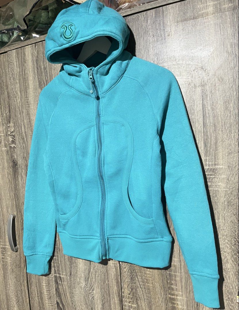 LULULEMON SCUBA SURGE HOODIE (Category: Coats, Jackets and Outerwear) located in Dumaguete. Submitted by marc_umbac89 (Listing ID 1467475828, Image 2). Description: LULU🍋 SCUBA SURGE HOODIE 300 ~Excellent Condition ~No Issue Or Flaws ~With Embroided Lulu Logo ~Size:Best Fit M Womens ~Length:23.5 Width:17 📌Dumaguete City Negros Oriental ✅Unli Vouch And VC For Legitimacy ‼️DISCLAIMER: I Am Not Affiliated With The Official Brand Displayed Nor Do W