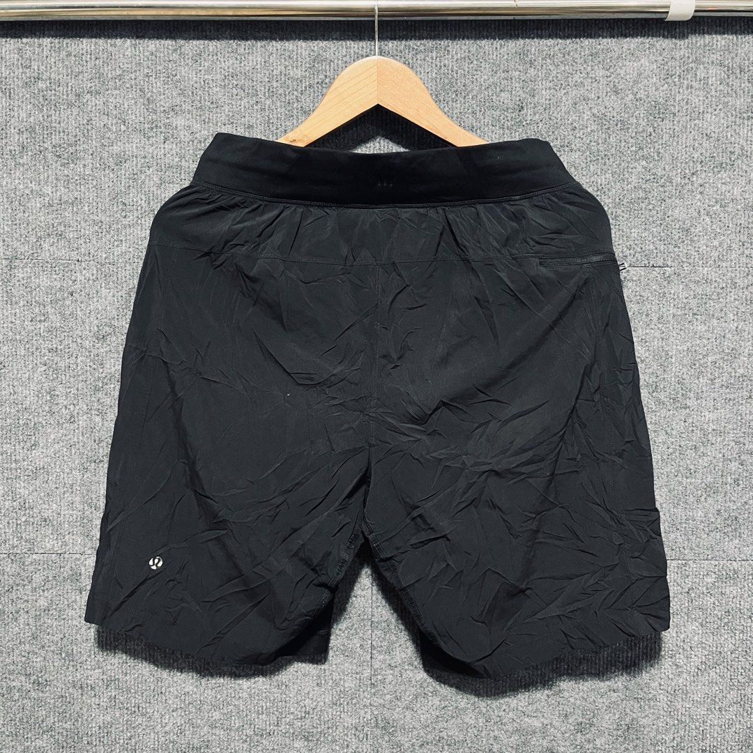 Lululemon short (Category: Shorts) located in Kadingilan. Submitted by tejaresnick (Listing ID 1467536521, Image 1). Description: Very good condition Issue past pic/pinhole Color rate 9.5/10 .