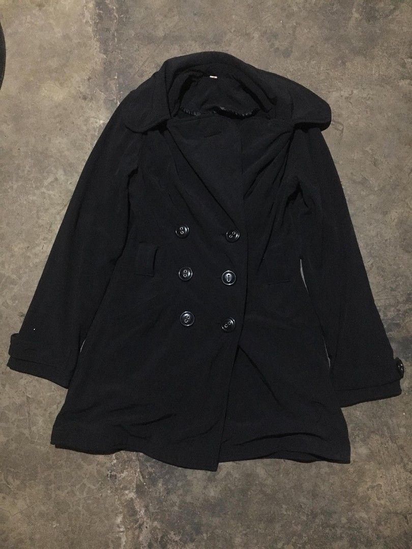 Lululemon Trench Coat (Category: Coats, Jackets and Outerwear) located in Quezon City. Submitted by thriftyzx (Listing ID 1467426598, Image 1). Description: lululemon Trench Coat Size: Dot 6 (M-L) Excellent Condition No issue Color rate: 9.5/10 699+SF Location: QC.