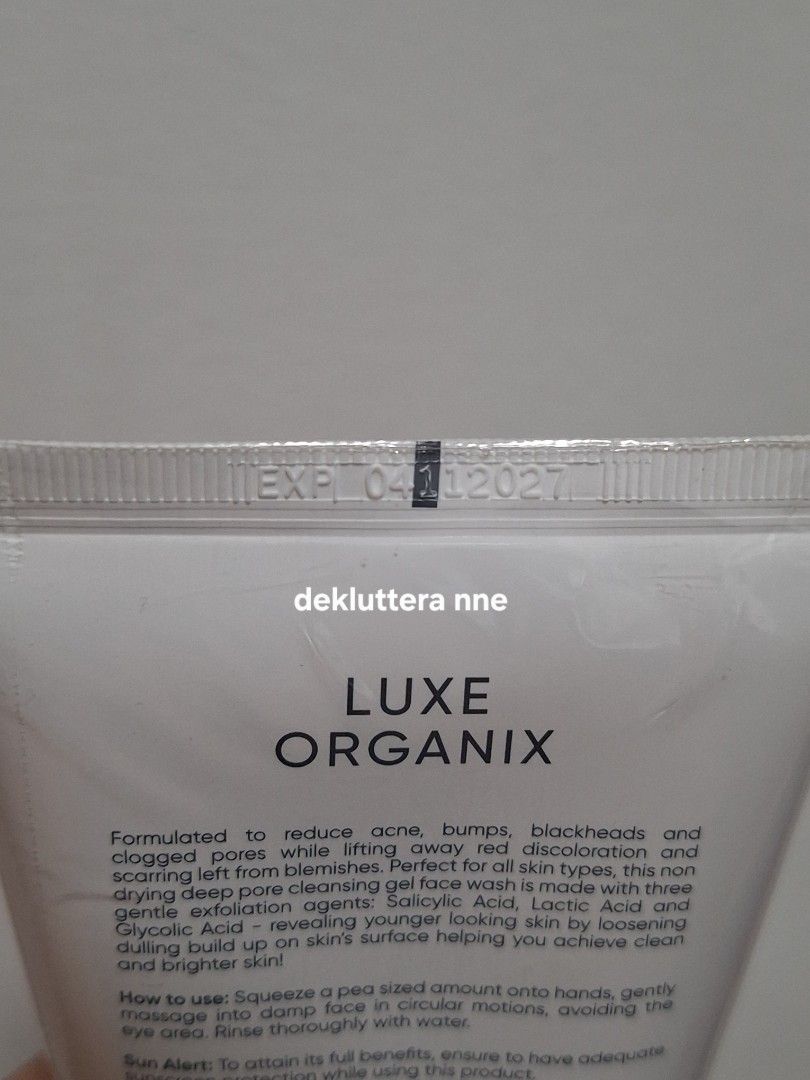 Luxe Organix Miracle Solutions Gel Cleanser (Category: Face Care) located in Pateros City. Submitted by deklutteranne (Listing ID 1467437991, Image 2). Description: - Sealed - Expiry date: April 11, 2027.