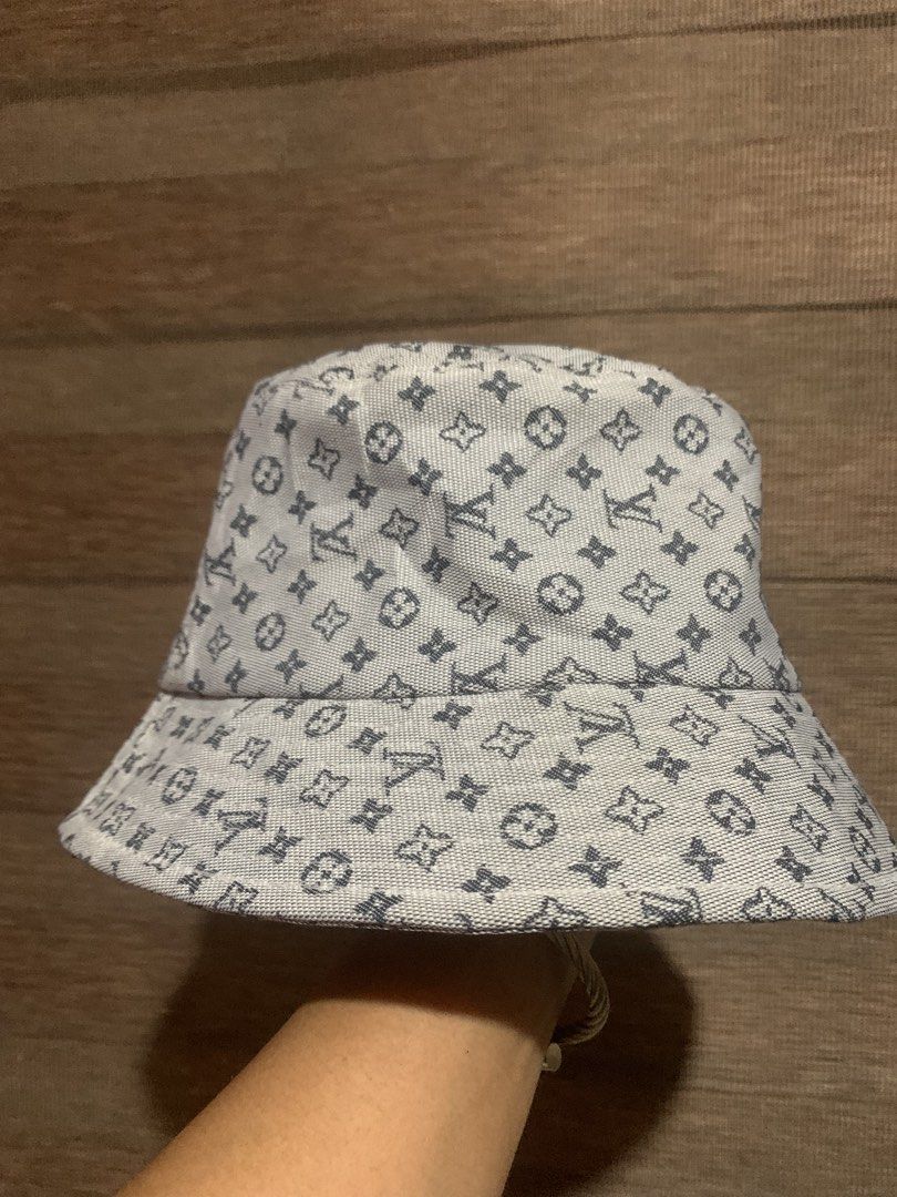 Lv Fishersman Hat (Category: Hair Accessories) located in Aliaga. Submitted by ukaybags2428 (Listing ID 1467442536, Image 1). Description: No issue looks new Unisex.