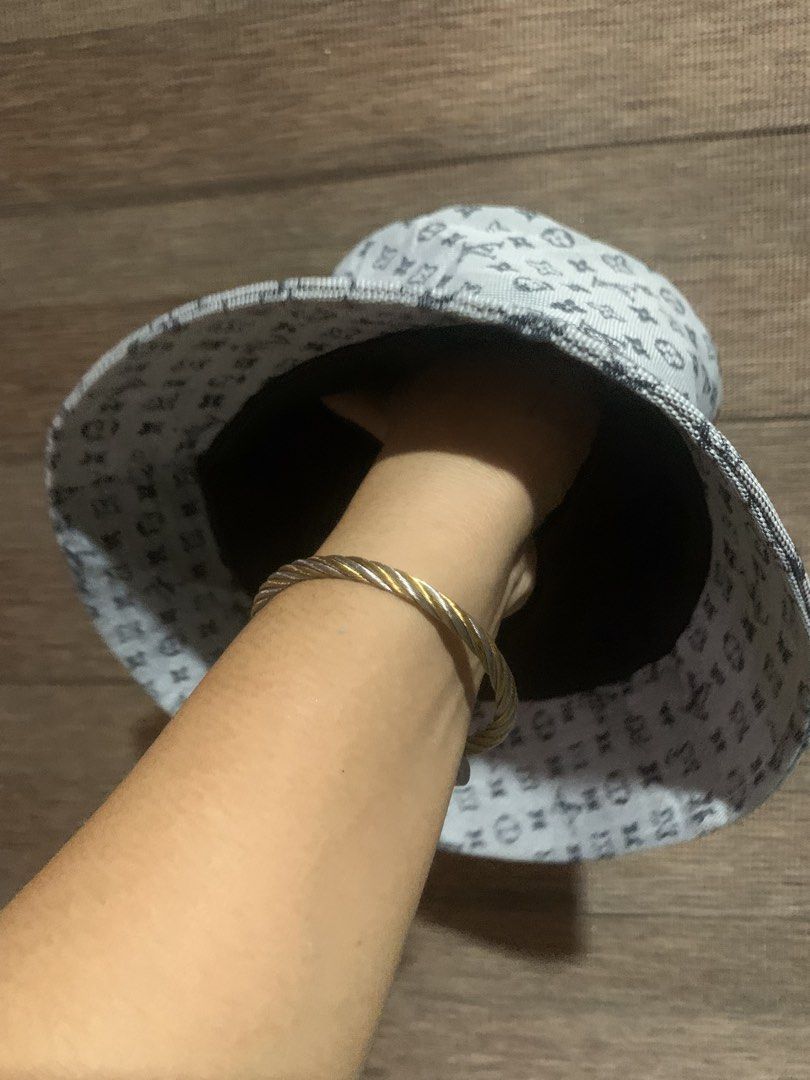 Lv Fishersman Hat (Category: Hair Accessories) located in Aliaga. Submitted by ukaybags2428 (Listing ID 1467442536, Image 2). Description: No issue looks new Unisex.